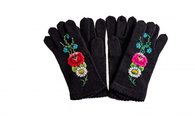black woollen gloves